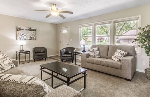 Edgewood House | Peaceful 2br/1ba Home with Golf Course View