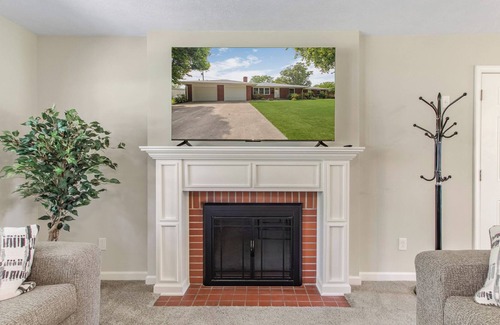 Edgewood House | Peaceful 2br/1ba Home with Golf Course View