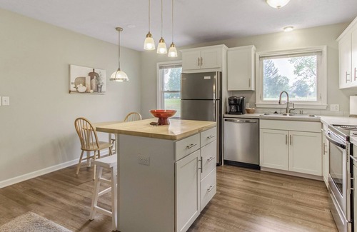 Edgewood House | Peaceful 2br/1ba Home with Golf Course View