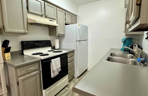 Campbell Park Apartment | Peaceful 2BR, 2BA Central Retreat