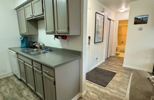 Campbell Park Apartment | Peaceful 2BR, 2BA Central Retreat