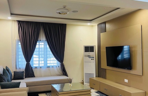 Jabi Apartment | Peaceful 2BR Apartment in Jabi Near Lake Mall + Concierge by GAC