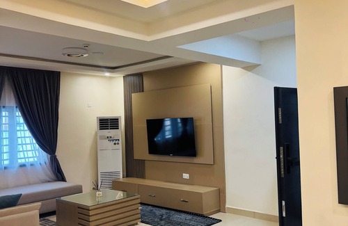 Jabi Apartment | Peaceful 2BR Apartment in Jabi Near Lake Mall + Concierge by GAC