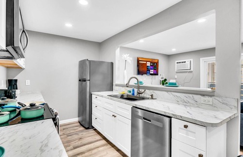 West Arlington Apartment | Peaceful 2BR Getaway Minutes from Downtown Arlington