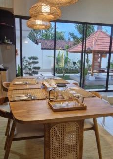 Mendoyo Villa | Peaceful 2BR House with Rice Field View Near Beach & Local Spots