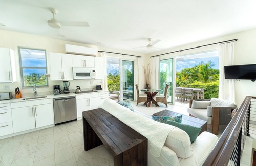 Long Bay Hills House | Peaceful 2BR Ocean Vw Duplex + Private Jacuzzi SUV - Wyakha Duplex 3 & 4