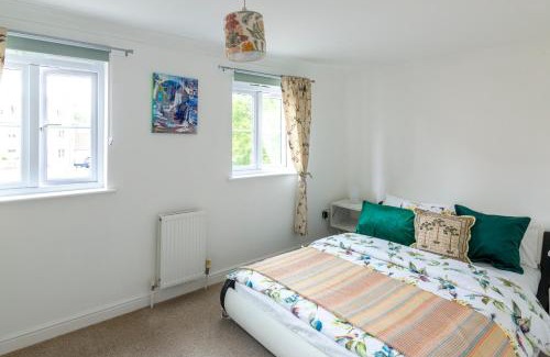 Witney House | Peaceful 2BR Retreat w Garden Near Oxford