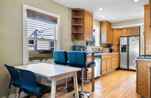 Green Lake House | Peaceful 2BR Upper Unit | Steps from Green Lake