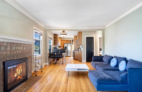 Green Lake House | Peaceful 2BR Upper Unit | Steps from Green Lake