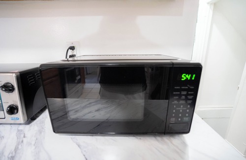 Madison Heights House | Peaceful 3-Bedroom Getaway in Madison Heights – Ideal for Families & Groups