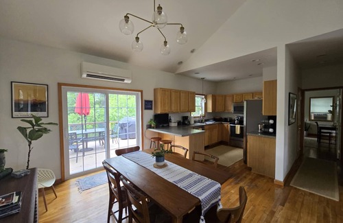 Athens House | Peaceful 3-bedroom/3 bath house in Athens Lake Community