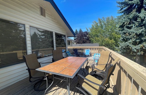 Lakewood House | Peaceful 3-bedroom house with AC in Lakewood -Entire Main Floor.
