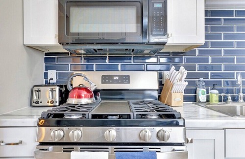 Normal House | Peaceful 3 Bedroom-Pet Friendly Home in Quiet Area