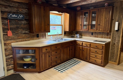 Augusta Cabin | Peaceful 3-bedroom Secluded Cabin with Private Pool