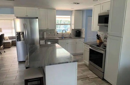 Apollo Beach House | Peaceful 3 bedroom home with pool.