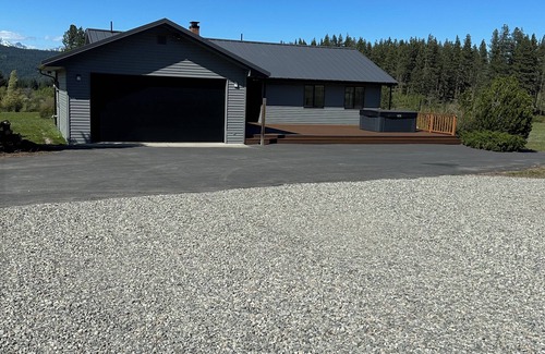 Cle Elum House | Peaceful 3BR Getaway on Land l Views, Privacy, & Nature