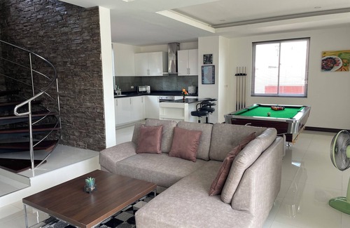 Huai Yai Villa | Peaceful 3BR Villa Near Golf & Beach - Jacuzzi, BBQ & Pool Table