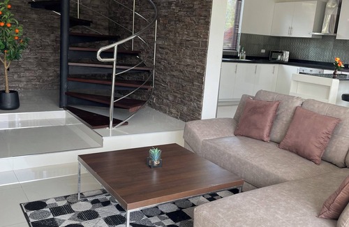 Huai Yai Villa | Peaceful 3BR Villa Near Golf & Beach - Jacuzzi, BBQ & Pool Table