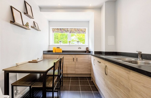 Waltham Forest House | Peaceful 4BR Home w/Garden& Parking in Walthamstow