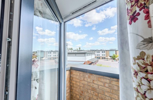 Waltham Forest House | Peaceful 4BR Home w/Garden& Parking in Walthamstow