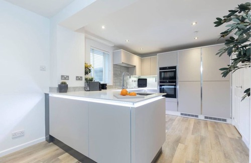 Cheltenham House | Peaceful 5-Bed Detached Home