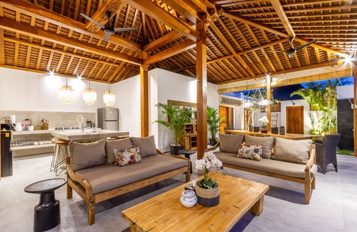 Batubelig Villa | Peaceful 5 BR Pool Villa in the ❤ of Seminyak