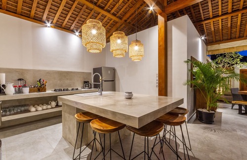 Batubelig Villa | Peaceful 5 BR Pool Villa in the ❤ of Seminyak