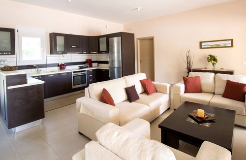 Petaleia Villa | Peaceful 9 guest villa with extra-large pool, just 1 min walk from the beach