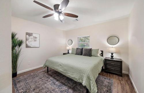 Baytown House | Peaceful Abode in Convenient Baytown Location