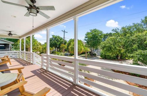 North Litchfield Beach House | Peaceful Abode Live the Coastal Dream 5 Bdrm 4Bath
