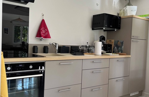 Cumieres Apartment | Peaceful accommodation in a private garden