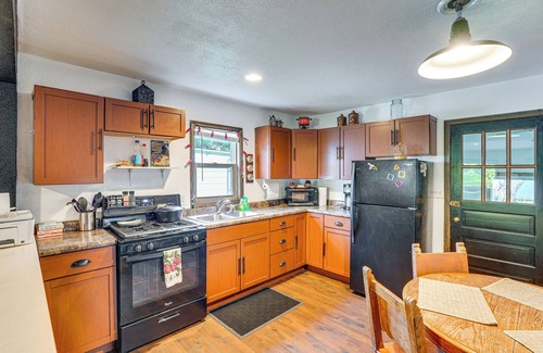 Sioux Falls House | Peaceful Acreage: Sioux Falls Home w/Grill!
