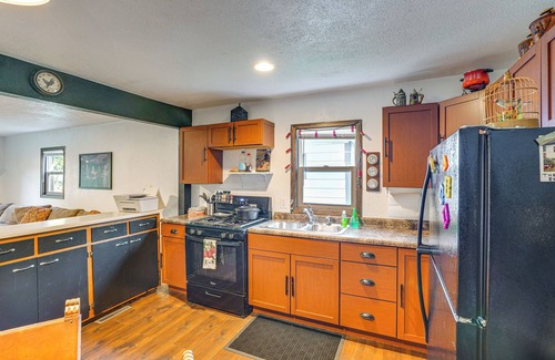 Sioux Falls House | Peaceful Acreage: Sioux Falls Home w/Grill!