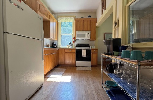 Greenville House | Peaceful, affordable cottage perfect for your next mountain getaway