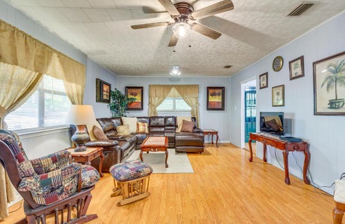 Jackson House | Peaceful Alabama Vacation Rental with Large Deck