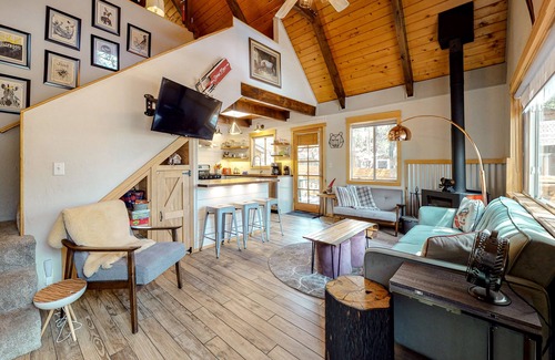 Sugarloaf Cabin | Peaceful All-Season Getaway with Firepit, Modern Upgrades: Near Lake & Slopes