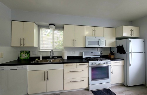 Whittaker House | Peaceful and Cozy 3 Bedroom Home