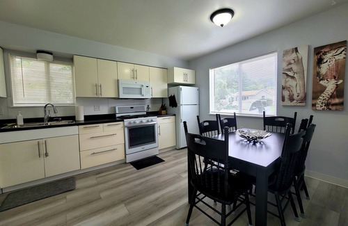 Whittaker House | Peaceful and Cozy 3 Bedroom Home