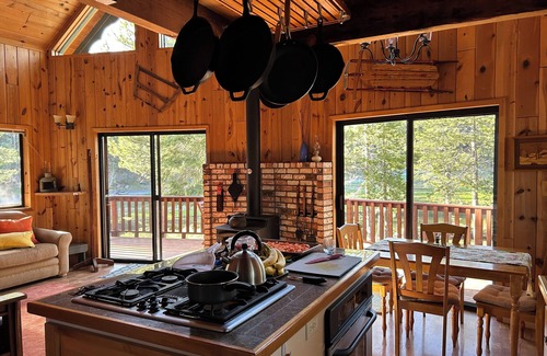 Arnold Cabin | Peaceful and Cozy 3-bedroom cabin in superb Arnold with WiFi