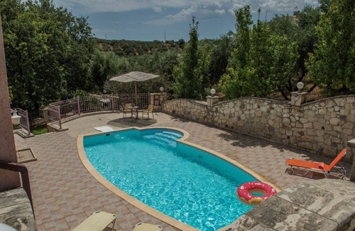 Nea Kydonia Villa | Peaceful and private family villa, big pool, wellness,views of sea and mountain