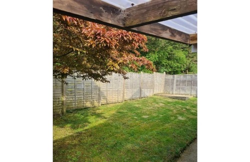 Ryde House | Peaceful and quiet property with Pool and Gym