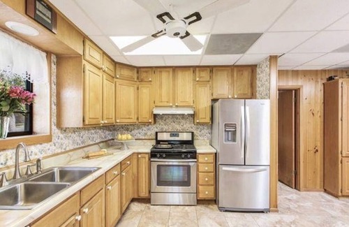 Lakehills House | Peaceful and relaxing! 8+ acres 300+' waterfront on beautiful Medina Lake/River