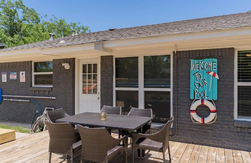 Richardson House | Peaceful and Relaxing Getaway w Beautiful Pool