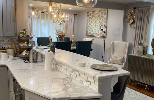 Bellmore House | Peaceful and Tranquil Stay at House of Essence II, nestled in North Bellmore