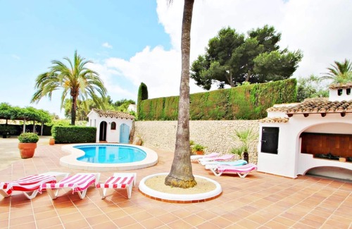 Fustera Villa | Peaceful and traditional 4 bed villa with gardens