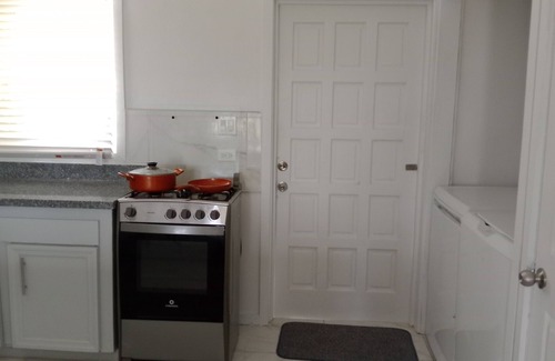 Rock Sound Apartment | Peaceful and Tranquil Apartment only 5 minutes to world famous ocean Hole