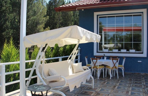 Selcuk Apartment | Peaceful Apart Surrounded by Nature in Kusadasi
