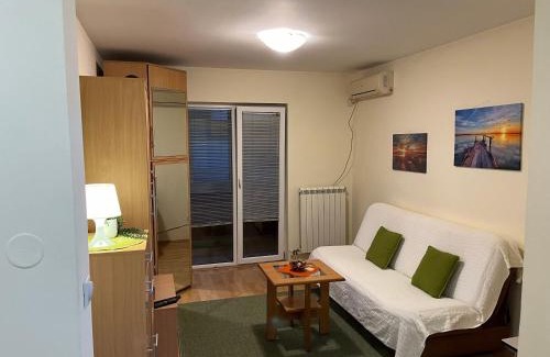Rakovica Apartment | Peaceful Apartment Simovic