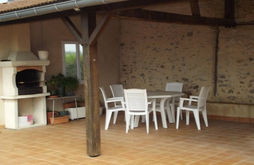 Saulnay Bed & Breakfast | Peaceful B&B with games room in the Berry