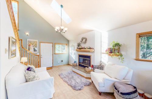 Nehalem House | Peaceful Bayside Sanctuary